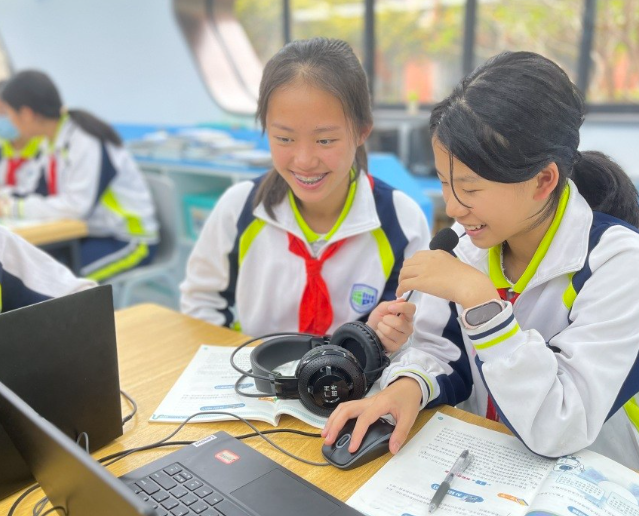 让每个孩子在实在互动中习得面向未来的中心教育实践样本 让每个孩子在实在互动中习得面向未来的中心教育实践样本