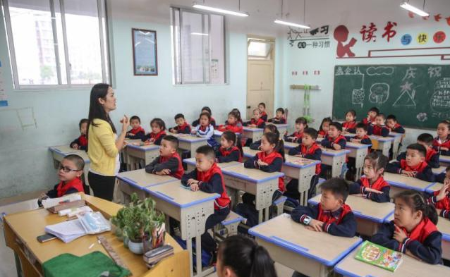 变革试点在较早发动编制专门校园管理办法及专门教育学生入校 变革试点在较早发动编制专门校园管理办法及专门教育学生入校